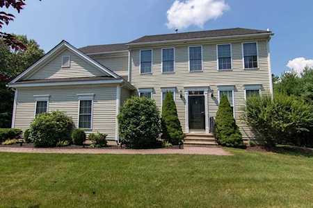 6 Bay Farm Ln Grafton, MA 01560