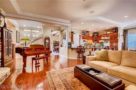 2807 Middle Earth St Las Vegas, NV 89135