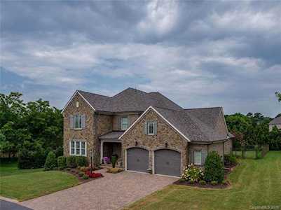 8909 Blakeney Dr Charlotte, NC 28277