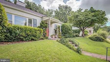 5013 34th St N Arlington, VA 22207