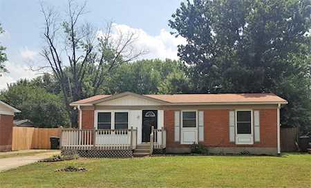 4908 Poitier Ct Louisville, KY 40218