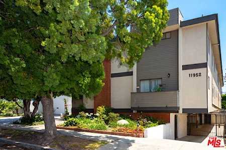 11952 Darlington Avenue #4 Los Angeles, CA 90049