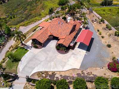 9742 Red Pony El Cajon, CA 92021