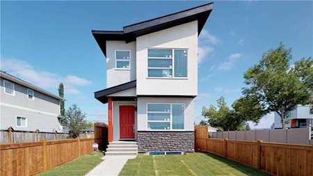 7134 34 Avenue NW Calgary, AB T3B 1N3