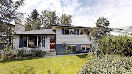 62 Chinook Drive Cochrane, AB T4C 1E1