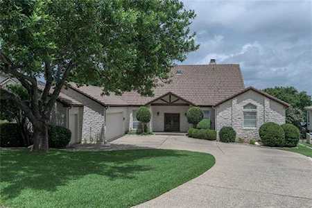 27 Glen Rock Dr The Hills, TX 78738
