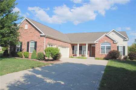 8077 Eskerban Drive Avon, IN 46123