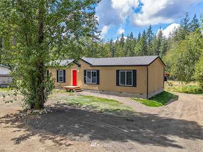 225 Tahuyeh Dr NW Bremerton, WA 98312