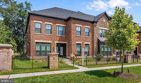 43352 Southland St Ashburn, VA 20148
