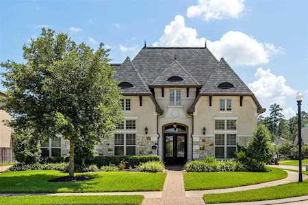 151 Oak Estates Dr Conroe, TX 77384