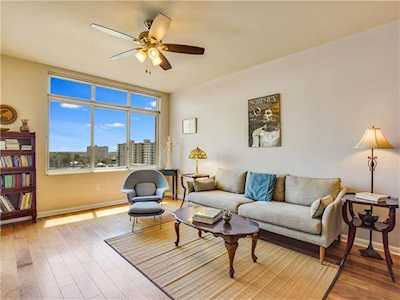 54 Rainey St #1011 Austin, TX 78701