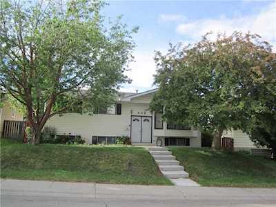 608 71 Avenue NW Calgary, AB T2K 0N3