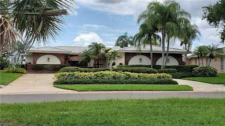 831 Island Way Clearwater, FL 33767