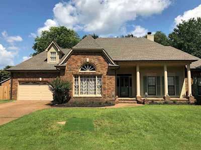 1244 Pinpointe Dr Collierville, TN 38017