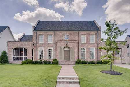 3209 Chapel Woods Cv Germantown, TN 38139