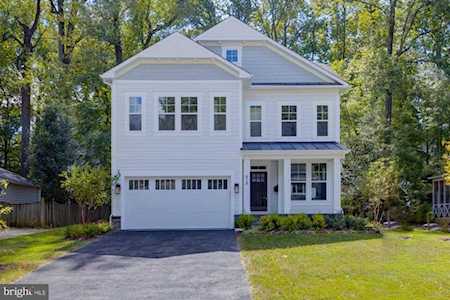 515 Timber Ln Falls Church, VA 22046