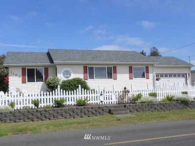 1108 Washington Ave N Long Beach, WA 98631