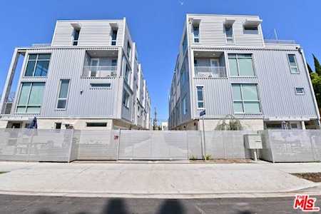 6016 W Beachwood Ln Lane Hollywood, CA 90038