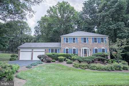 3127 Trenholm Dr Oakton, VA 22124