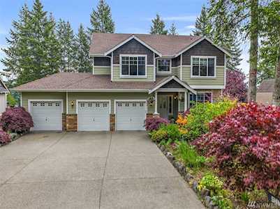 90 E Country Club Dr Allyn, WA 98524