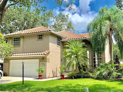 11127 Des Moines Ct Cooper City, FL 33026