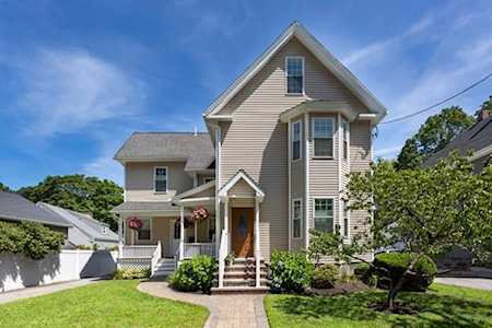 7 Vine St Wakefield, MA 01880
