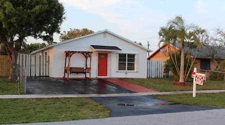 1095 Chickasaw Street Jupiter, FL 33458