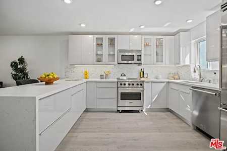 1422 California Avenue #2 Santa Monica, CA 90403