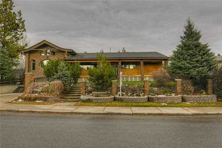 5912 Lakeview Drive SW Calgary, AB T3E 5S8