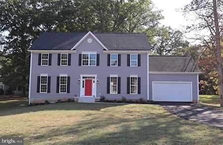 20166 Redrose Dr Sterling, VA 20165