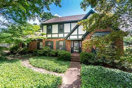 2834 Honey Tree Dr Germantown, TN 38138