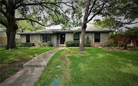 10195 Vistadale Drive Dallas, TX 75238