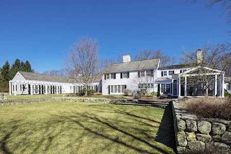 265 Country Dr Weston, MA 02493