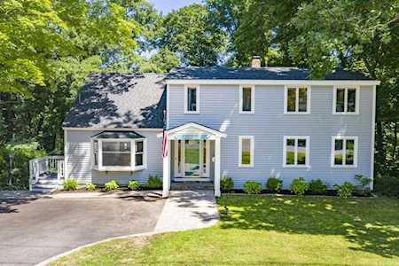 1 Harborview Dr Hingham, MA 02043