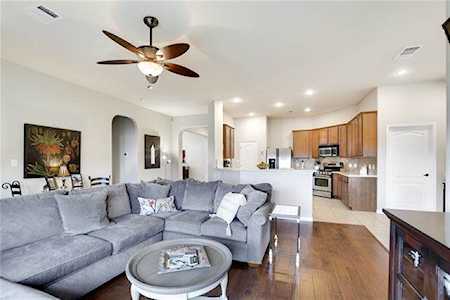 571 Manchester Ln Austin, TX 78737