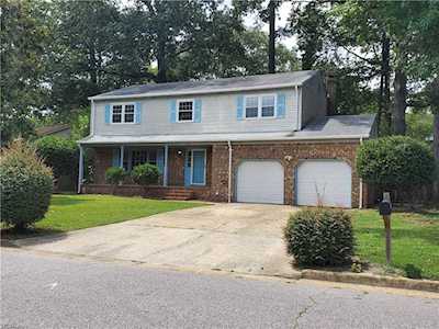 1613 Ridge Rd Virginia Beach, VA 23464