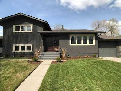 91 Hallbrook Drive SW Calgary, AB T2V 3H8