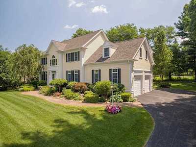 9 Davis Rd Bedford, MA 01730