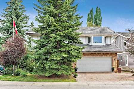 43 Woodacres Crescent SW Calgary, AB T2W 4V5
