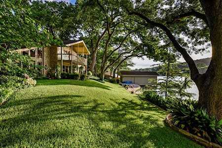 2800 Edgewater Dr Austin, TX 78733
