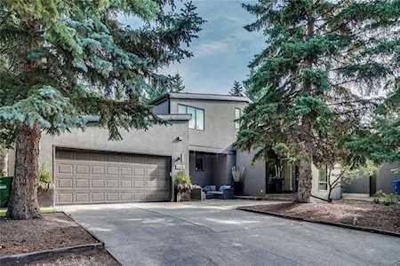 2426 Bay View Place SW Calgary, AB T2V 0L7
