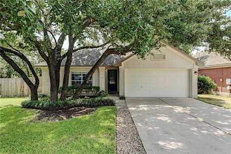 8501 Moose Cv Austin, TX 78749