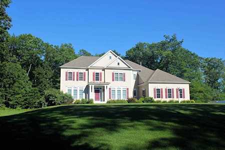 105 Canterbury Hill Rd Acton, MA 01720