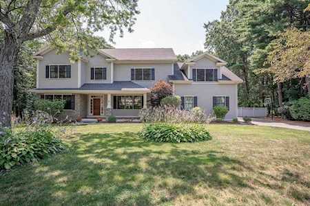 10 Fiske Rd Lexington, MA 02420
