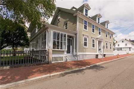 33 MILLER ST Warren, RI 02885