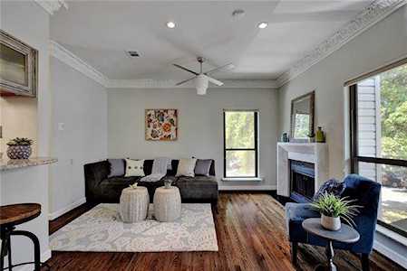 802 1st St #202 Austin, TX 78704