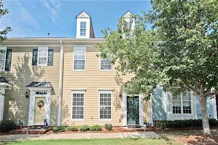 936 White Point Dr Huntersville, NC 28078