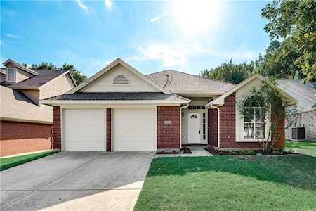 2705 Scrimshire Court Euless, TX 76039