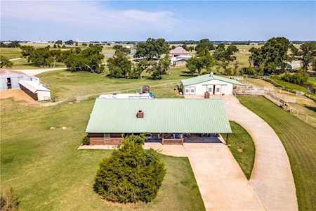 10692 Bobbie Lane Pilot Point, TX 76258
