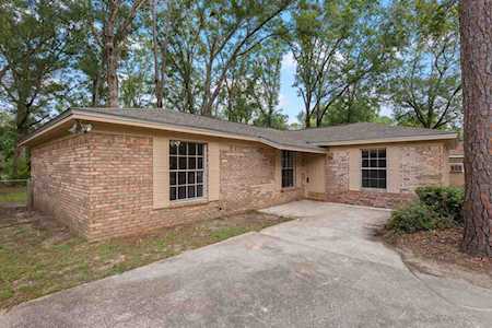 5625 Maple Forest Drive Tallahassee, FL 32303